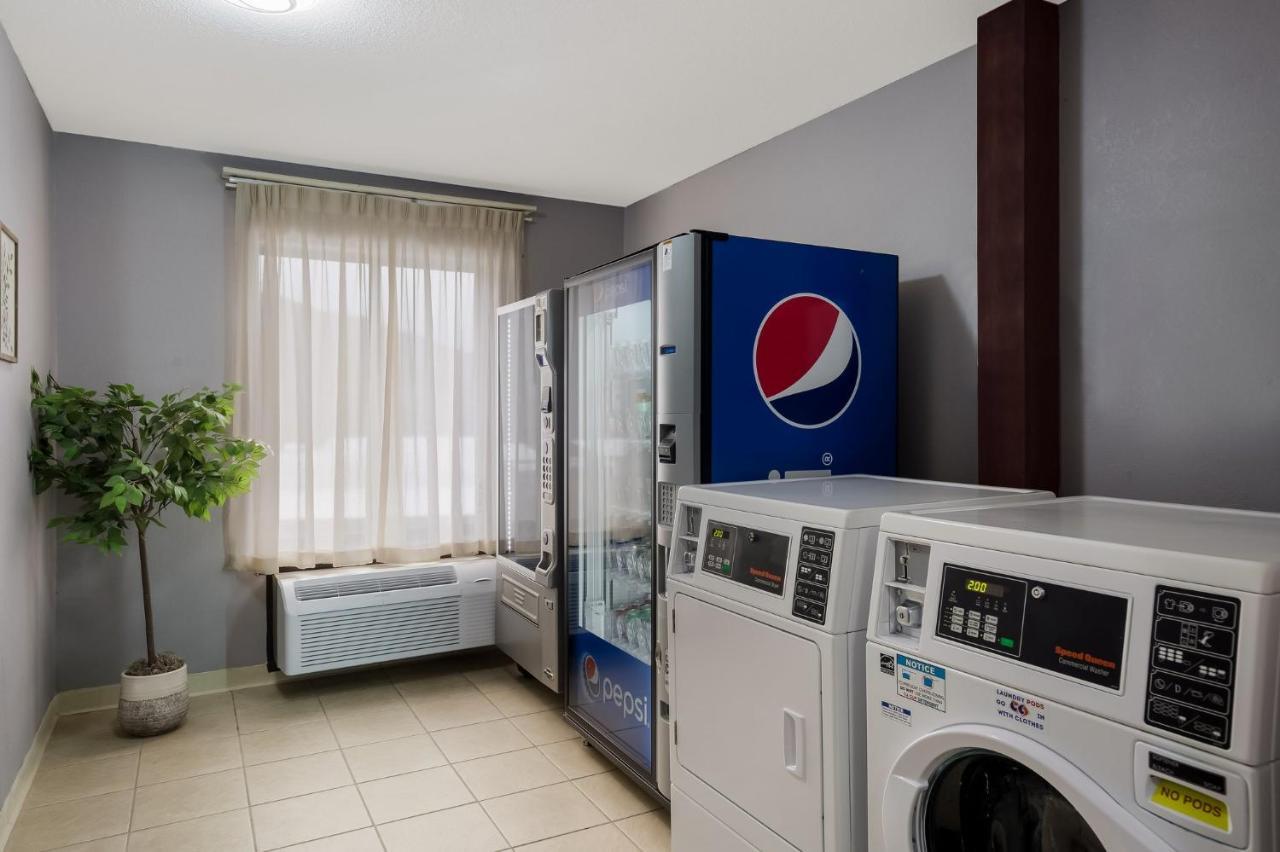 Red Roof Inn & Suites Bloomsburg - Mifflinville Екстер'єр фото