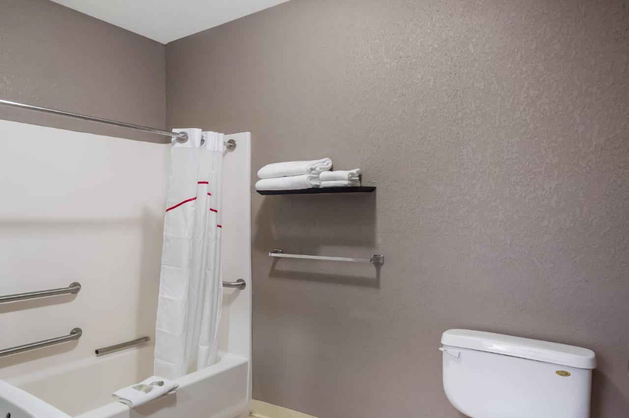Red Roof Inn & Suites Bloomsburg - Mifflinville Екстер'єр фото