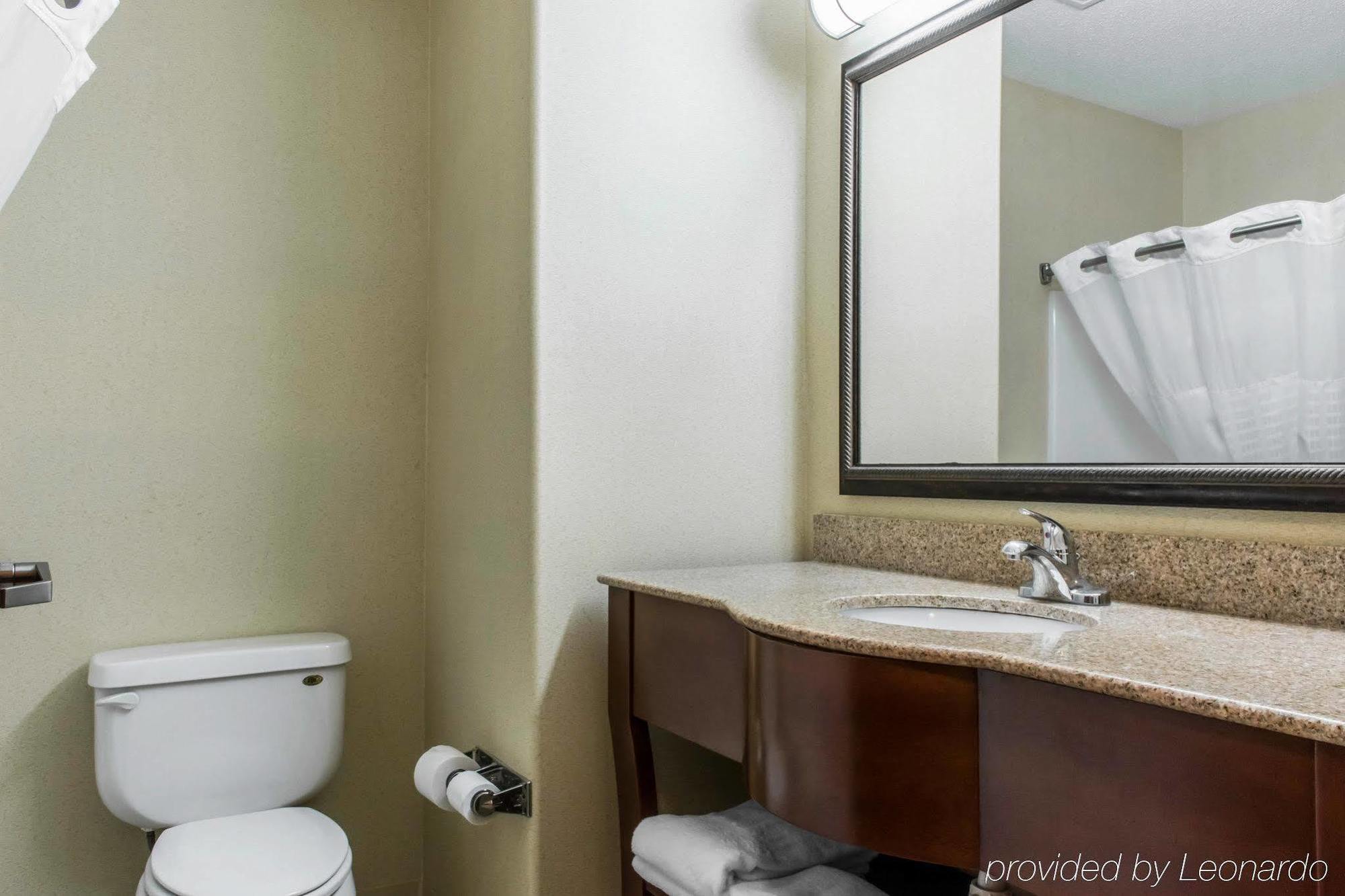 Red Roof Inn & Suites Bloomsburg - Mifflinville Екстер'єр фото